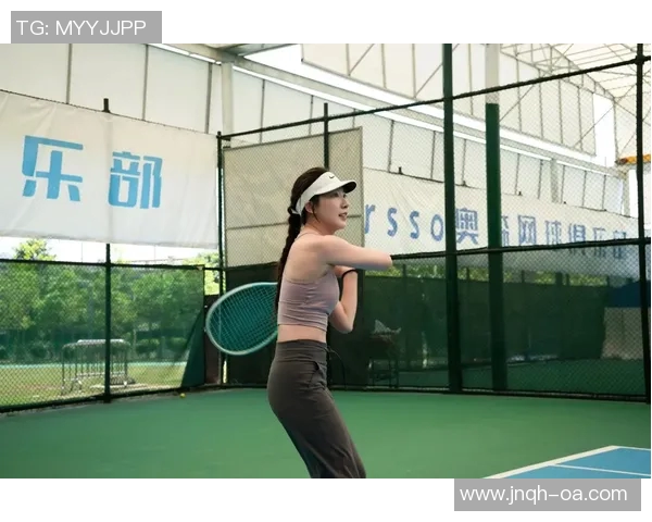 网球装备全攻略：从球拍到鞋服的选择与使用技巧