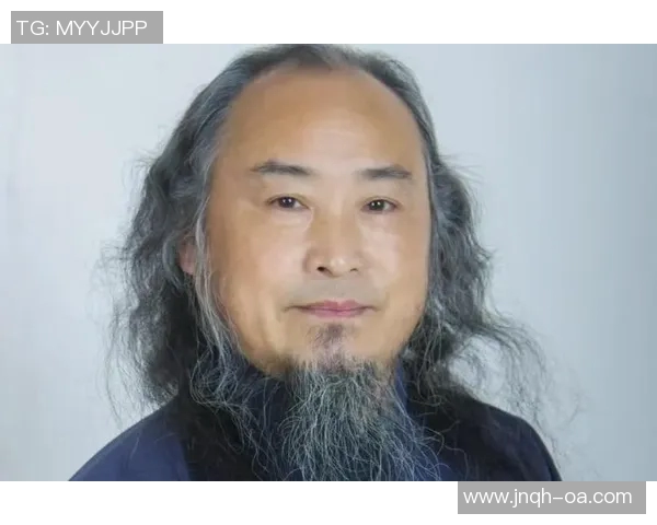 高峰：从中国足球的璀璨明星到历史上的传奇人物